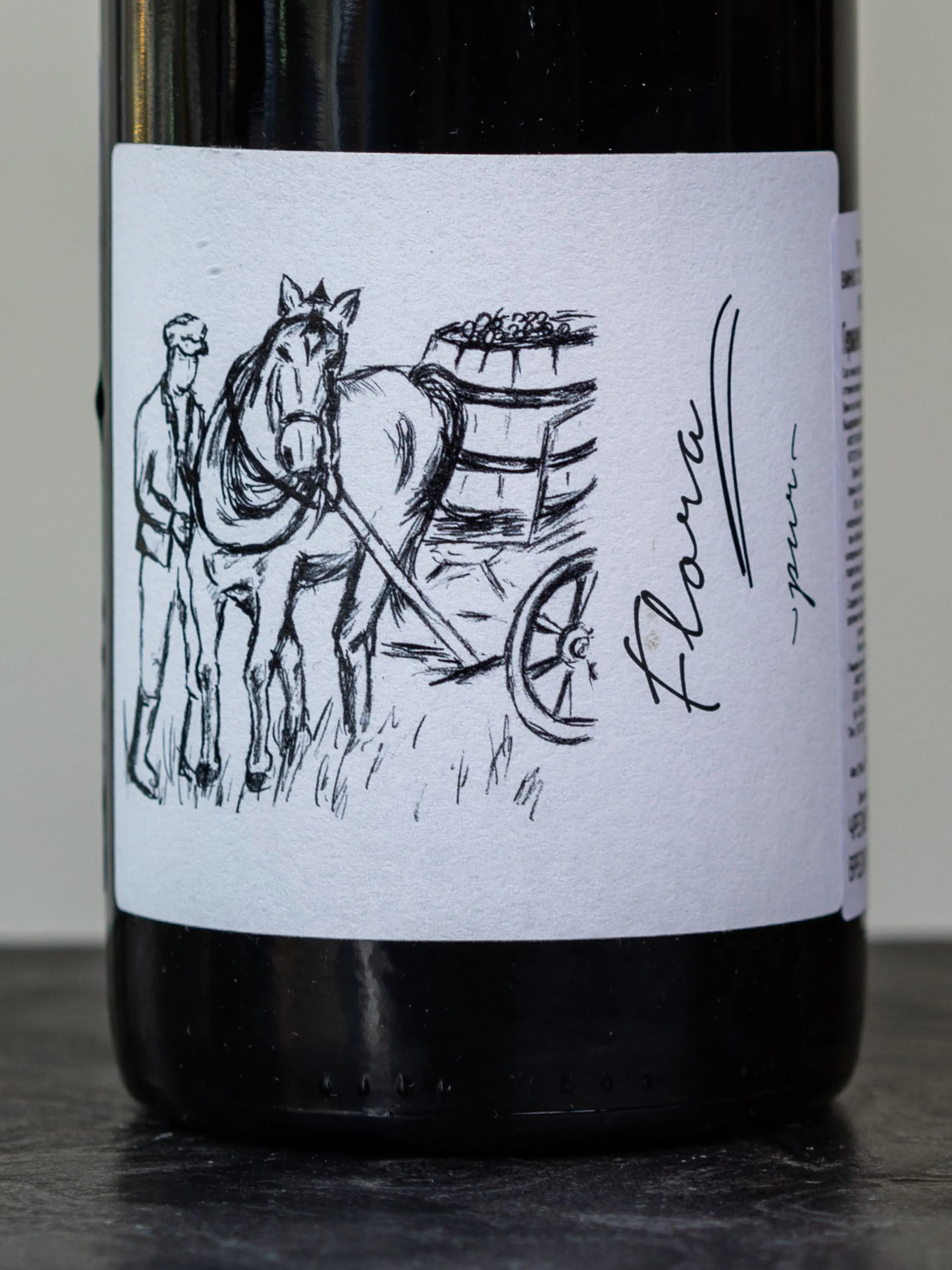 Купить вино Weingut Brand Pfalzer Landwein Cuvee Flora в винном ресторане Остерия цена Вино Weingut Brand Pfalzer Landwein Cuvee Flora / Вайнгут Бранд Пфалцер Ландвайн Флора