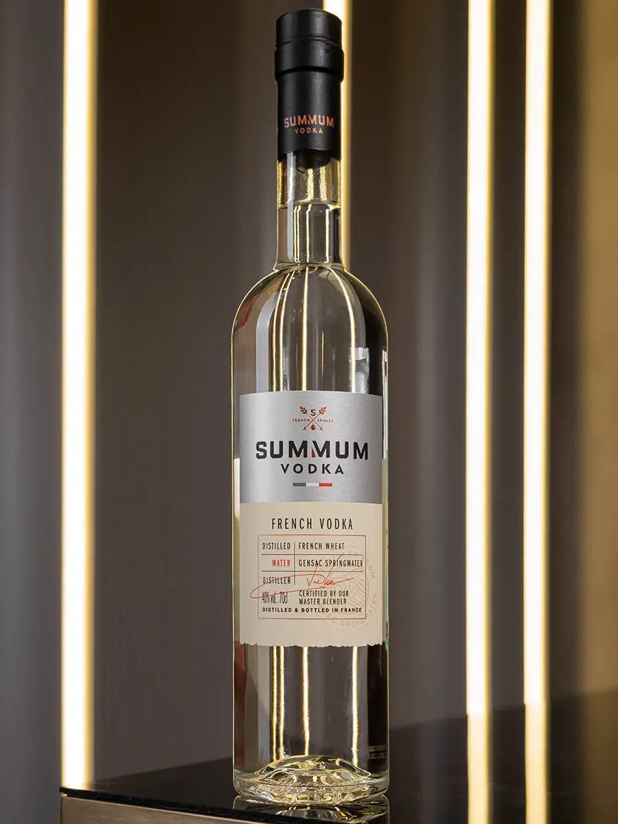 Водка Суммум 0.7 л / Summum