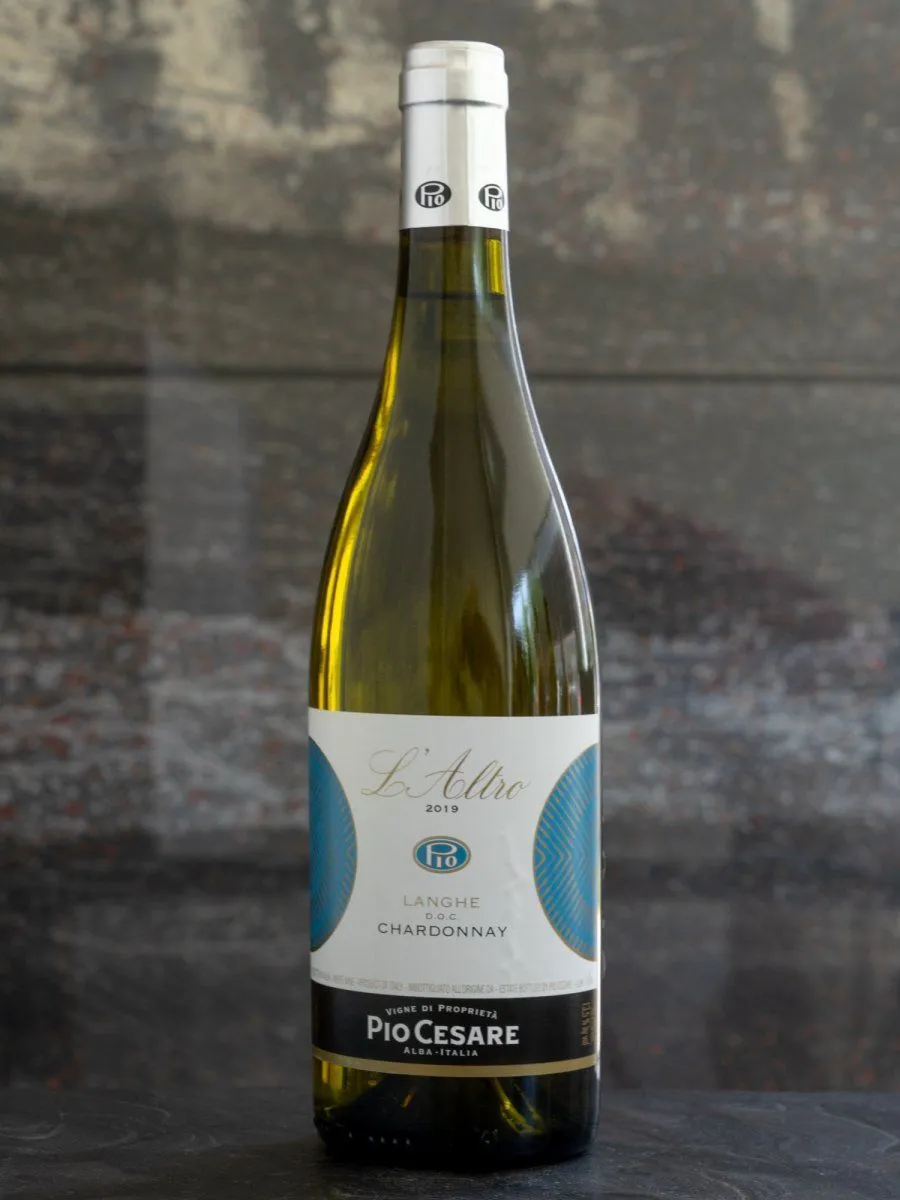 Купить вино L'Altro Chardonnay Langhe в винном ресторане Остерия цена Вино L'Altro Chardonnay Langhe / Л'Альтро Шардоне Ланге