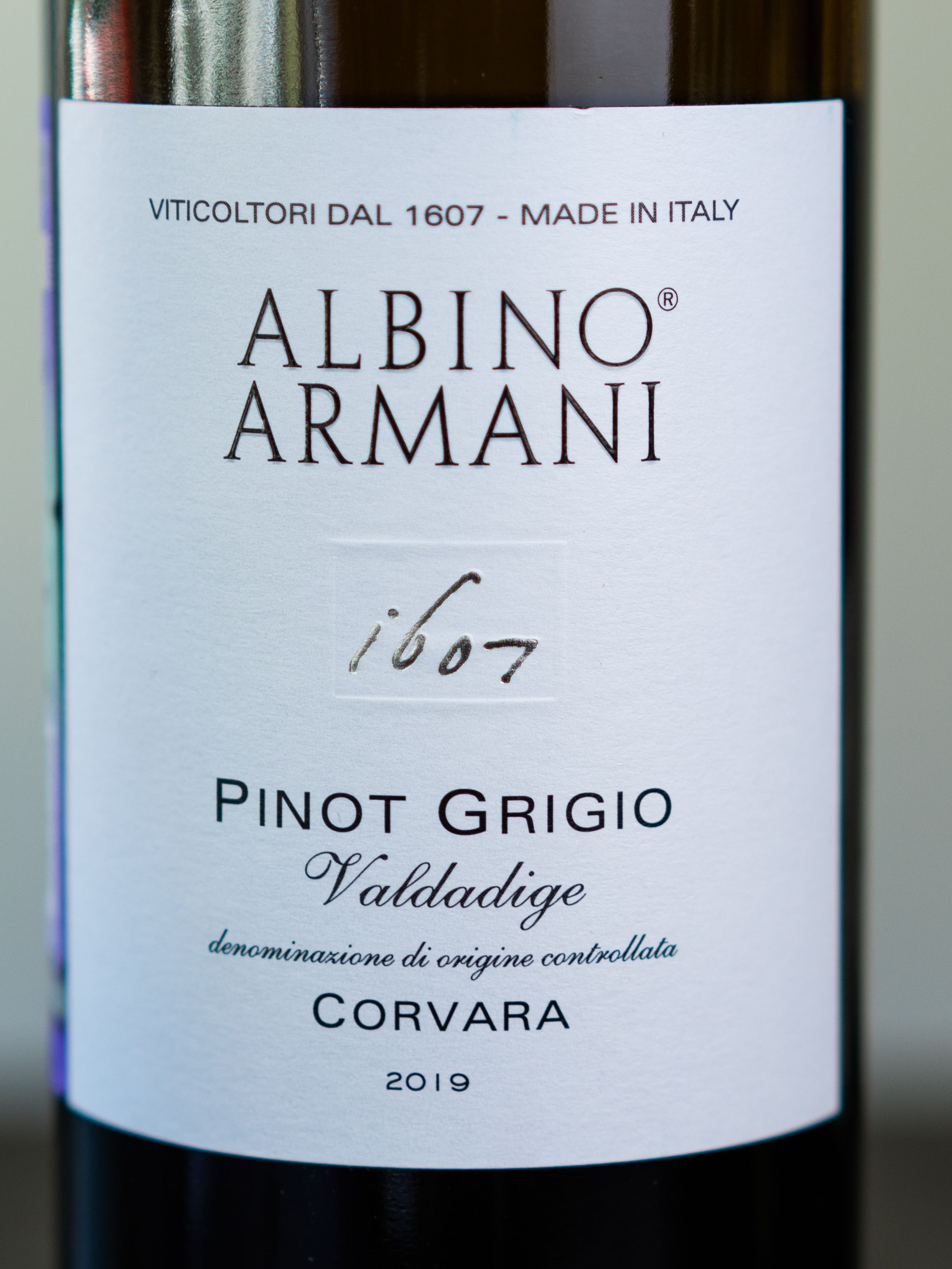 Купить вино Albino Armani Pinot Grigio Valdadige в винном ресторане Остерия цена Вино Albino Armani Pinot Grigio Valdadige / Альбино Армани Пино Гриджио