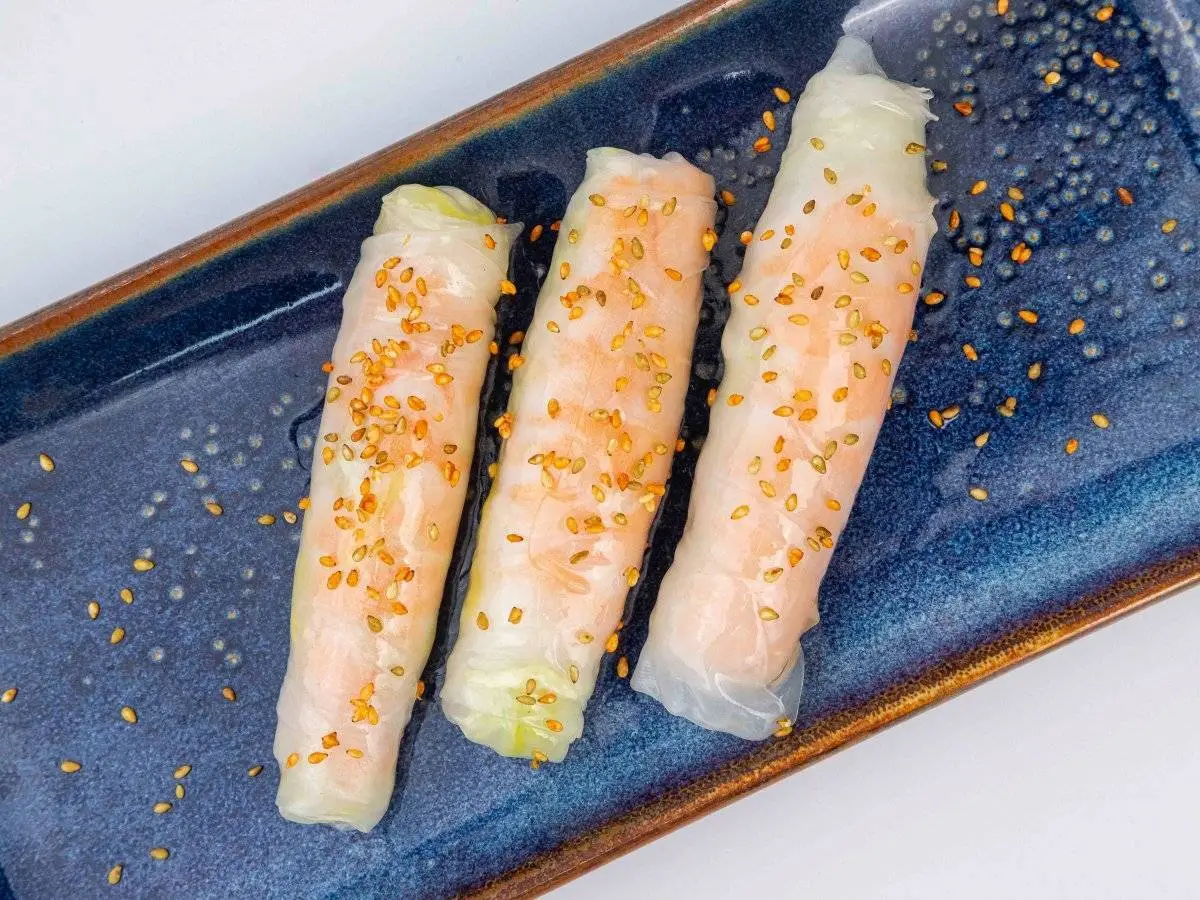 Заказать вкусный спринг ролл с королевской креветкой в ресторане Амичи- быстрая доставка Спринг ролл с королевской креветкой
