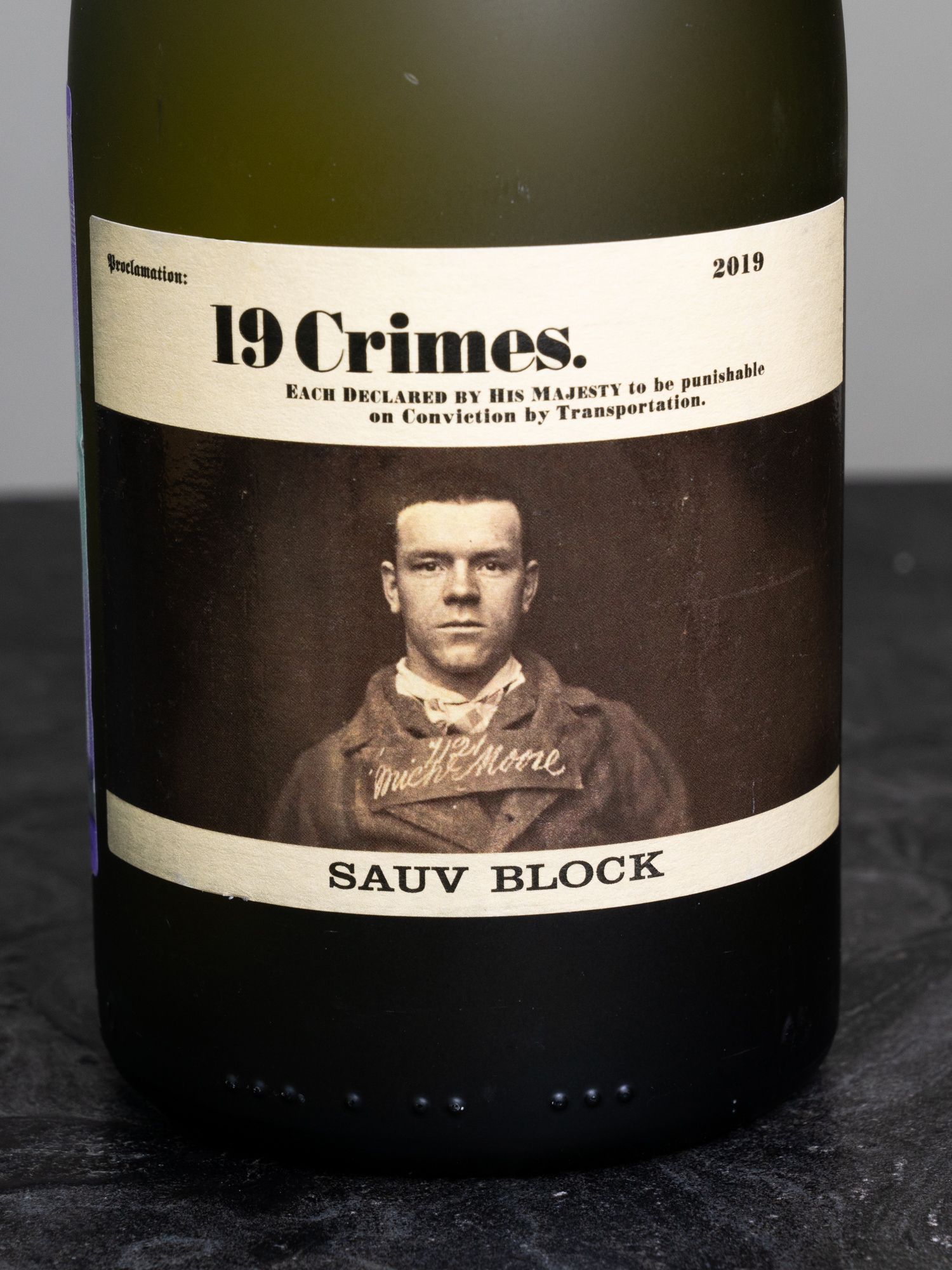Вино 19 Crimes Sauvignon Block / 19 Краймс Совиньон Блок