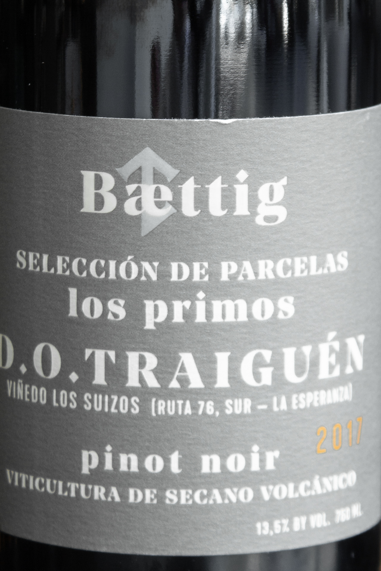 Вино Baettig Los Primos Pinot Noir Traiguen купить в винном ресторане Остерия - лучшая цена Вино Baettig Los Primos Pinot Noir Traiguen / Баеттиг Лос Примос Пино Нуар