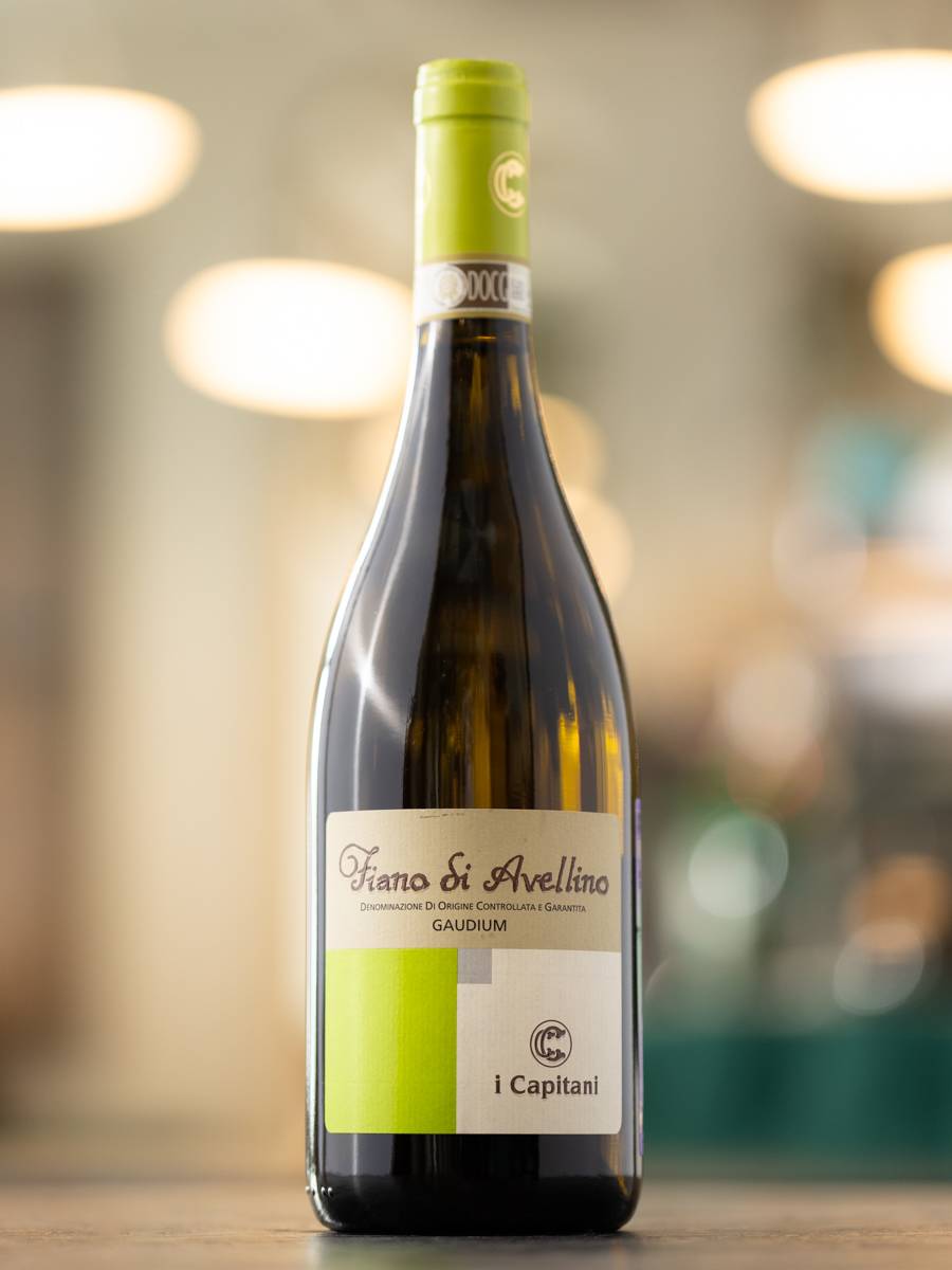 Вино I Capitani Gaudium Fiano di Avellino DOCG купить в винном ресторане Остерия Амичи - лучшая цена Вино I Capitani Gaudium Fiano di Avellino DOCG / Фиано ди Авелино Гаудиум И Капитани