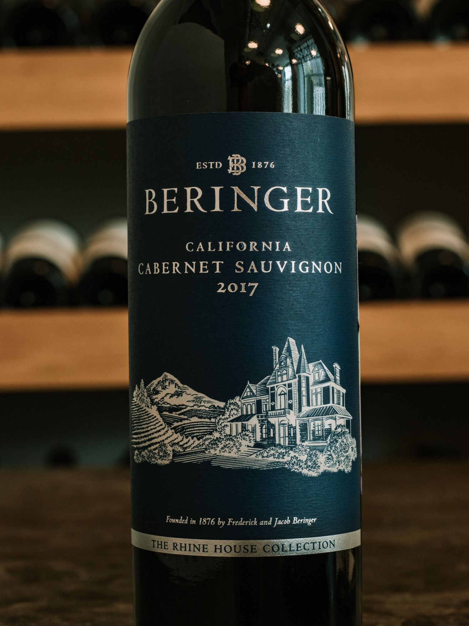 Купить вино Beringer, the Rhine House Cabernet Sauvignon в винном ресторане Остерия Вино Beringer, the Rhine House Cabernet Sauvignon / Беринджер, Рин Хаус, Каберне Совиньон
