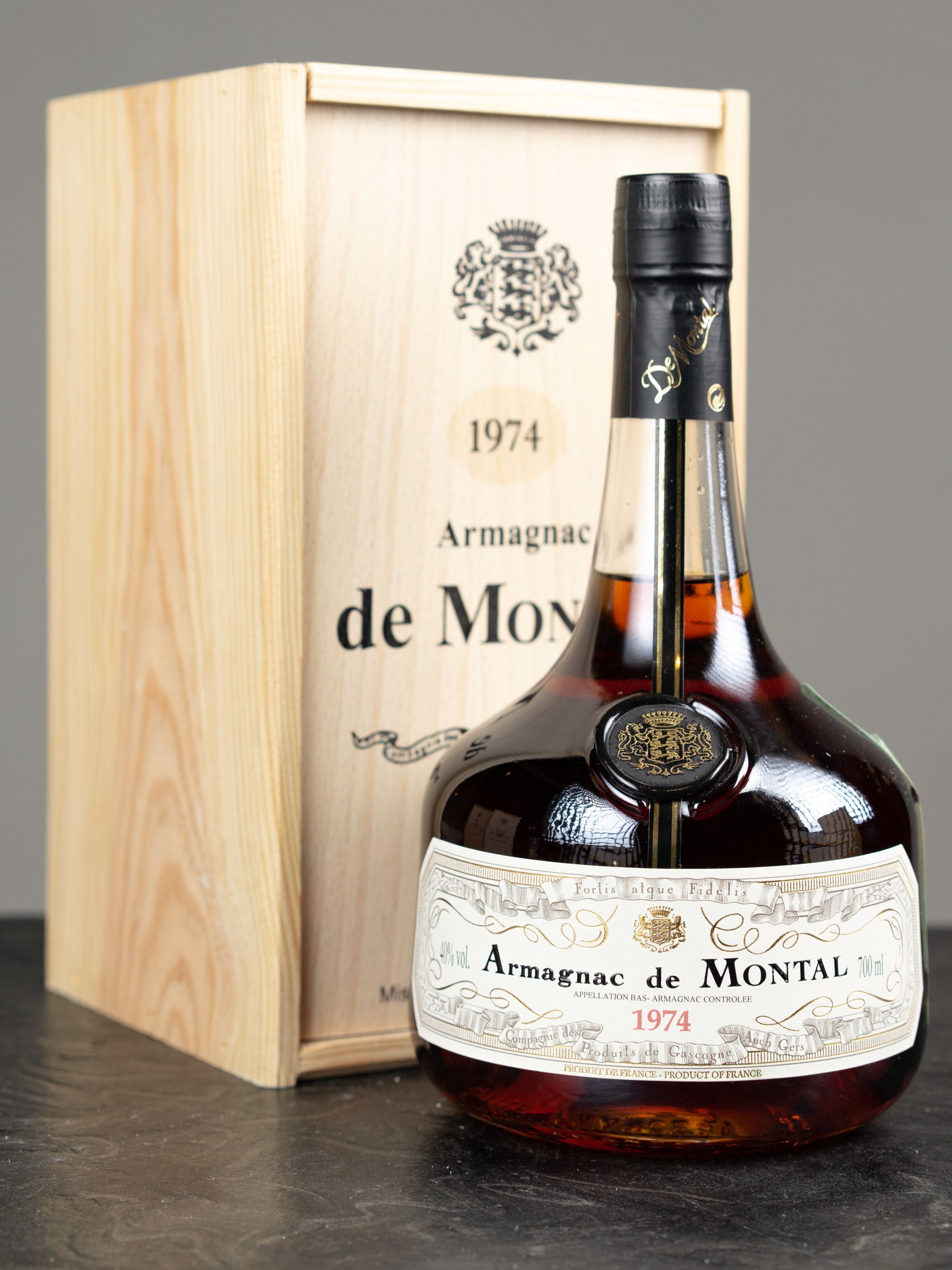 Подарочная упаковка Armagnac de Montal 1974