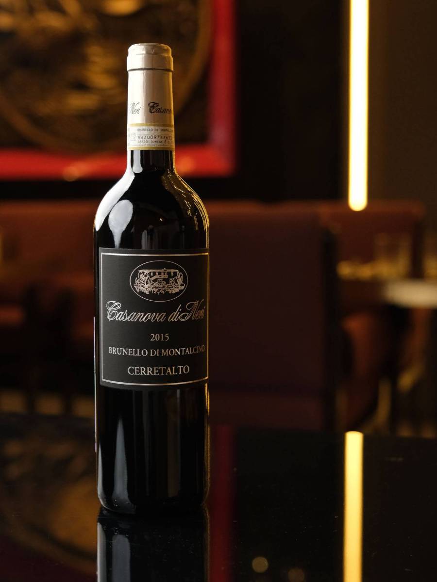 Вино Casanova di Neri Brunello di Montalcino 2015 купить в ресторане Остерия - лучшая цена Вино Casanova di Neri Brunello di Montalcino Cerretalto 2015 / Казанова ди Нери Брунелло ди Монтальчино Черретальто