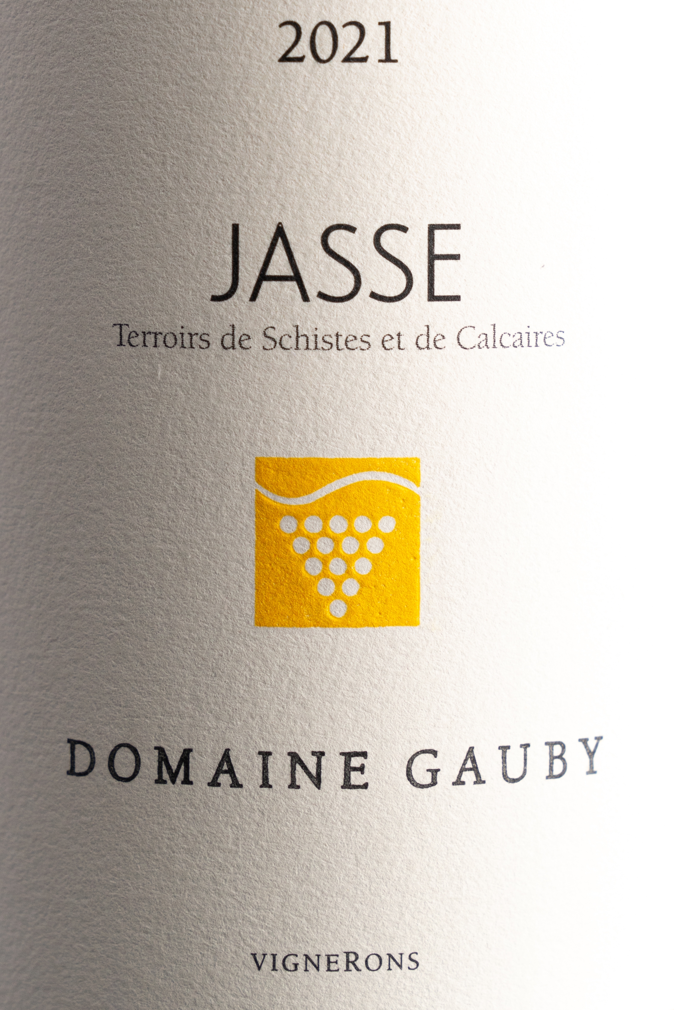 Вино Domaine Gauby Jasse Cotes Catalanes IGP 2021 купить в винном ресторане Остерия - лучшая цена Вино Domaine Gauby Jasse Cotes Catalanes IGP 2021 / Домен Габи Жасс 2021