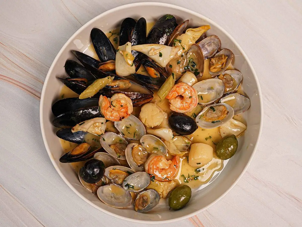 Морепродукты по-средиземноморски