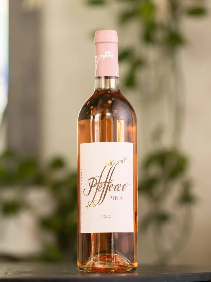 Вино Colterenzio Pfefferer Pink купить в винном ресторане Остерия - лучшая цена Вино Colterenzio Pfefferer Pink / Кольтерензио Пфефферер Пинк